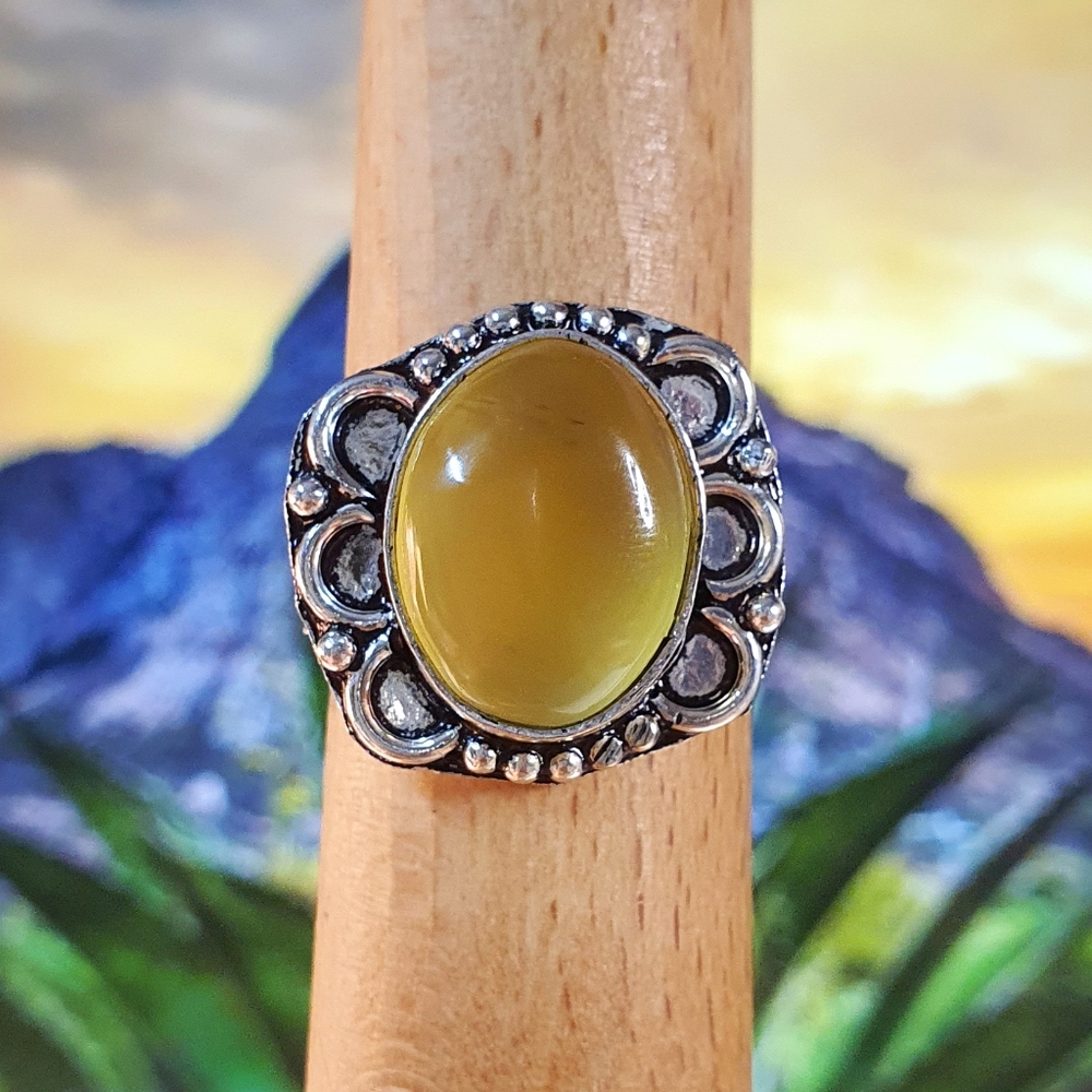 Yellow Garnet Gemstone Sterline Silver Plated Ring Size 8